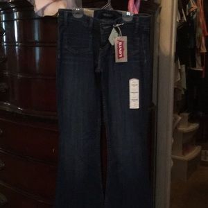 Jeans Levi size 5 medium Juniors 27 waist